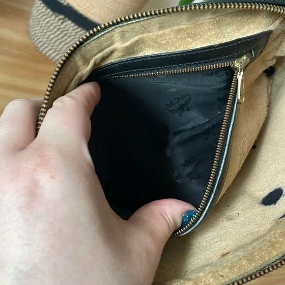 ⚡️MCM⚡️ Visetos vintage black clutch/pouch/everyday bag (wristlet no strap) - Picture 14 of 16